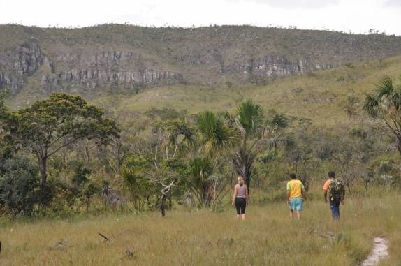 Trilha para o rio Prata, na Chapada dos Veadeiros, região de Cavalcante - GO